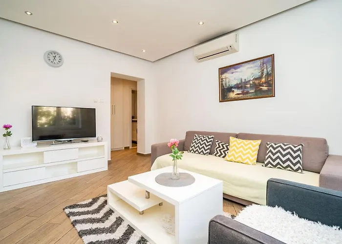 Spacious Two Bedroom Apartment
