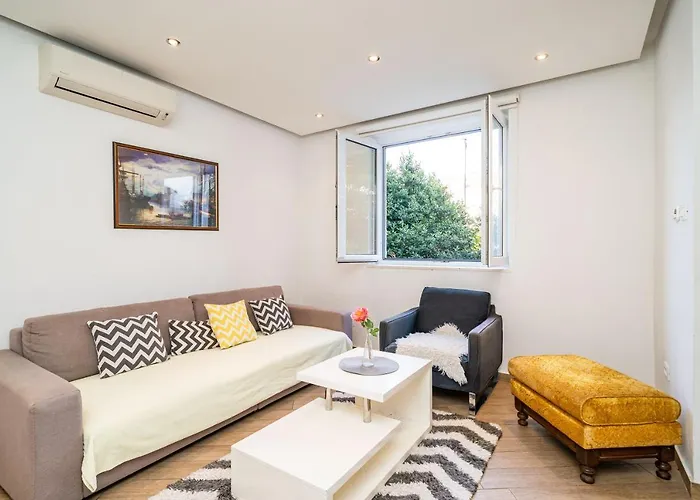 Spacious Two Bedroom Apartment