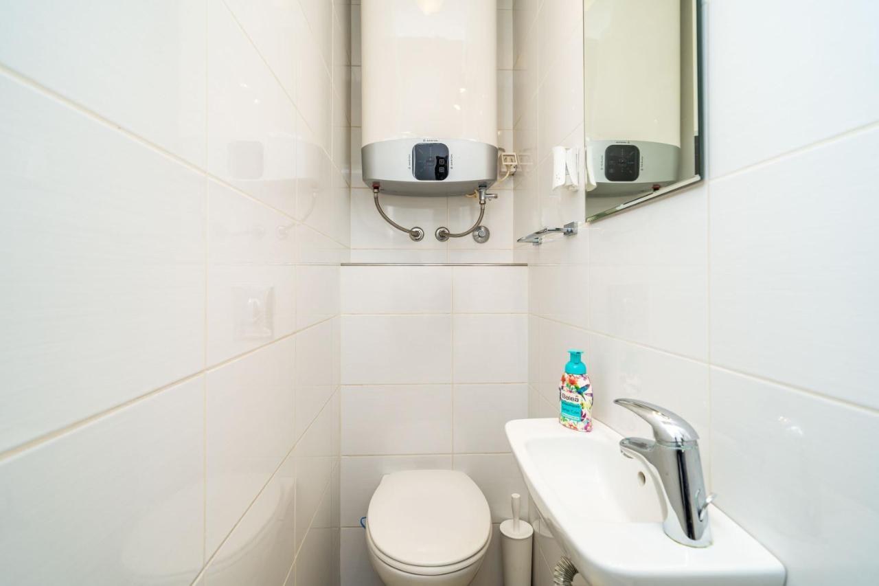 Spacious Two Bedroom *