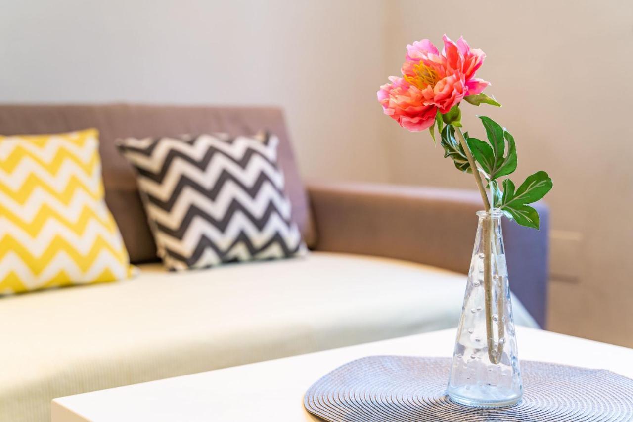 Apartma Spacious Two Bedroom *